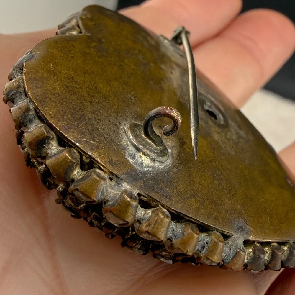 Estate ** brooch